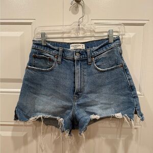 Abercrombie the cutoff short, high rise. Size 26